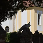Schlossgut Tunzenberg מלון
