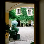 Schlossgut Tunzenberg Hotel *